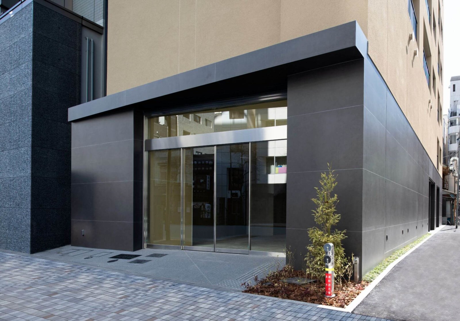 004 店舗ファサード　クレストコート日本橋人形町